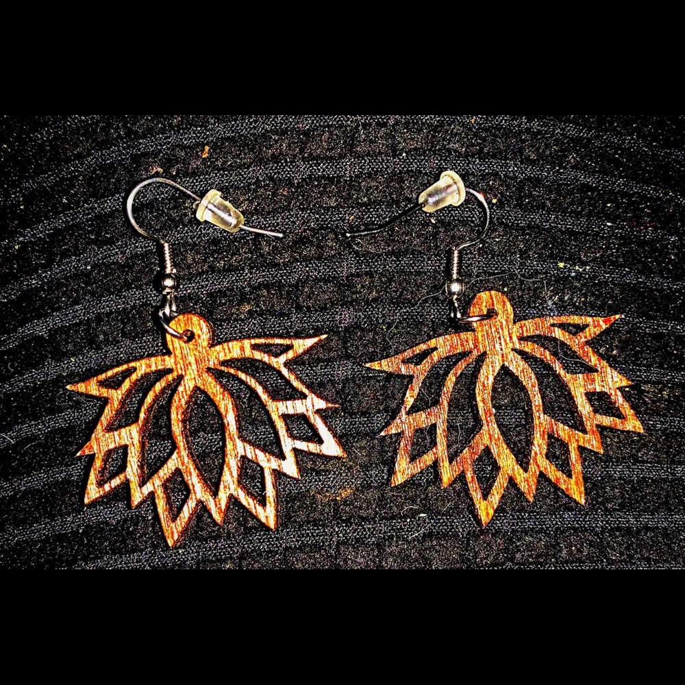 Wood natural design earrings